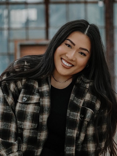 headshot photo of me